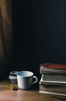 咖啡杯书桌面