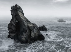 大自然海上岩石