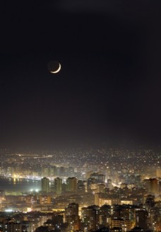 城市与月亮