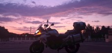 紫霞与摩托车