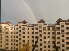 建筑与彩虹